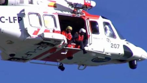 Desaparecida una menor en el mar cuando se bañaba de madrugada con unos amigos Desaparecida una menor en el mar cuando se bañaba de madrugada con unos amigos