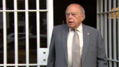 "No tenéis vergüenza" con estas palabras salían a la calle Pujol y su mujer "No tenéis vergüenza" con estas palabras salían a la calle Pujol y su mujer