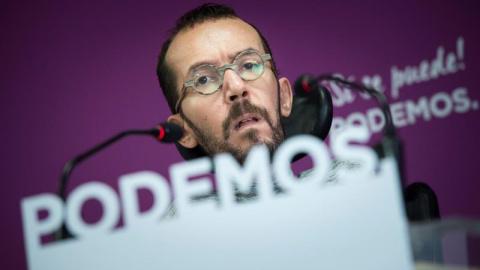 19/11/2018.- La coportavoz de Podemos, Noelia Vera, y el secretario de Organización del partido, Pablo Echenique, durante la rueda de prensa ofrecida al término de la reunión del Consejo de Coordinación. EFE/Luca Piergiovanni 19/11/2018.- La coportavoz de Podemos, Noelia Vera, y el secretario de Organización del partido, Pablo Echenique, durante la rueda de prensa ofrecida al término de la reunión del Consejo de Coordinación. EFE/Luca Piergiovanni