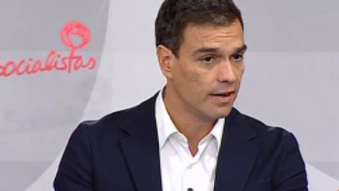 Pedro Sánchez: "El PP ha preferido apoyarse en la crisis para combatir la educación pública" Pedro Sánchez: "El PP ha preferido apoyarse en la crisis para combatir la educación pública"