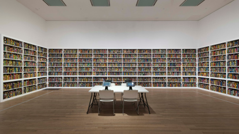The British Library, 2014, by Yinka Shonibare. Tate Modern 2019. © Yinka Shonibare. Photograph. Oliver Cowling, Tate The British Library, 2014, by Yinka Shonibare. Tate Modern 2019. © Yinka Shonibare. Photograph. Oliver Cowling, Tate