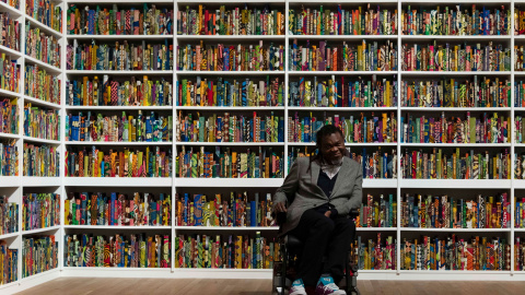 The British Library, 2014, by Yinka Shonibare. Tate Modern 2019. © Yinka Shonibare. Photograph. Oliver Cowling, Tate The British Library, 2014, by Yinka Shonibare. Tate Modern 2019. © Yinka Shonibare. Photograph. Oliver Cowling, Tate
