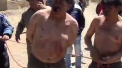 Rescatados dos hombres antes de ser quemados vivos Rescatados dos hombres antes de ser quemados vivos