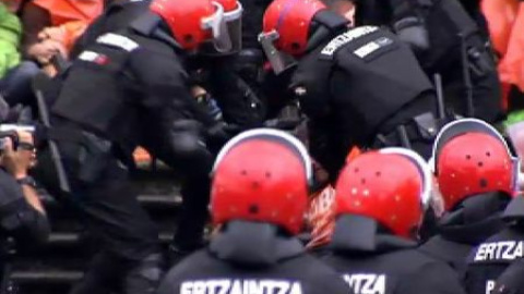 La Ertzaintza detiene a los miembros de Segi que no acudieron a la Audiencia La Ertzaintza detiene a los miembros de Segi que no acudieron a la Audiencia