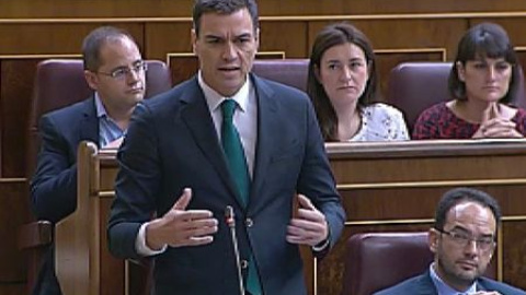 Rajoy: "En este momento tenemos que estar atentos pero manteniendo la tranquilidad" Rajoy: "En este momento tenemos que estar atentos pero manteniendo la tranquilidad"