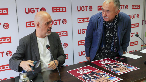 Los secretarios generales de CCOO y UGT, Unai Sordo (i) y Pepe Álvarez (d), presentan el calendario de movilizaciones en los próximos meses para la subida de salario, este miércoles, en Madrid. Los secretarios generales de CCOO y UGT, Unai Sordo (i) y Pepe Álvarez (d), presentan el calendario de movilizaciones en los próximos meses para la subida de salario, este miércoles, en Madrid.
