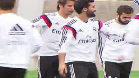 Coentrao ya entrena con el resto del grupo Coentrao ya entrena con el resto del grupo
