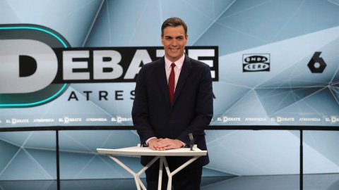 El líder del PSOE, Pedro Sánchez antes del inicio del segundo debate electoral a cuatro en Atresmedia de los candidatos a presidir el Gobierno de España tras las elecciones del 28-A. EFE/JuanJo Martín El líder del PSOE, Pedro Sánchez antes del inicio del segundo debate electoral a cuatro en Atresmedia de los candidatos a presidir el Gobierno de España tras las elecciones del 28-A. EFE/JuanJo Martín