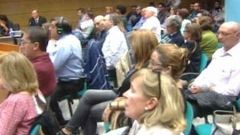 El alcalde de Collado Villalba abre el pleno con abucheos y gritos de dimisión El alcalde de Collado Villalba abre el pleno con abucheos y gritos de dimisión
