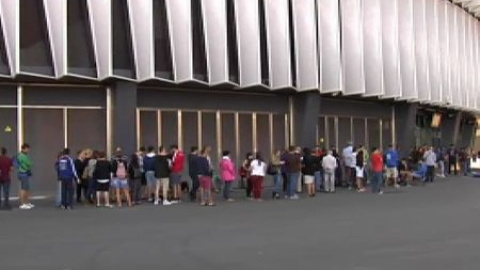 Largas colas en San Mamés por las entradas para el Athletic-Oporto Largas colas en San Mamés por las entradas para el Athletic-Oporto