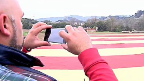 Los partidarios del "sí, sí" ultiman los preparativos a un día de la votación del 9-N. Los partidarios del "sí, sí" ultiman los preparativos a un día de la votación del 9-N.