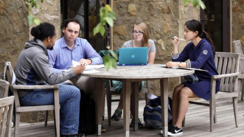 Banco Santander lanza dos pequeñas joyas en su programa de becas para estudiar este verano en Georgetown y Yale Banco Santander lanza dos pequeñas joyas en su programa de becas para estudiar este verano en Georgetown y Yale