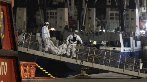 3/10/22 Llegan a Las Palmas los cuatro cadáveres de la neumática encontrada a la deriva, a 3 de octubre de 2022. 3/10/22 Llegan a Las Palmas los cuatro cadáveres de la neumática encontrada a la deriva, a 3 de octubre de 2022.