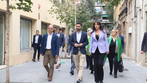 La presidenta de Junts, Laura Borràs, i el secretari general, Jordi Turull, arriben a la seu del partit acompanyant el vicepresident destituït, Jordi Puigneró, i la resta de consellers de Junts. La presidenta de Junts, Laura Borràs, i el secretari general, Jordi Turull, arriben a la seu del partit acompanyant el vicepresident destituït, Jordi Puigneró, i la resta de consellers de Junts.