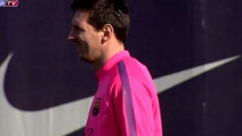 Messi, foco de todas las miradas en el entrenamiento del Barcelona Messi, foco de todas las miradas en el entrenamiento del Barcelona