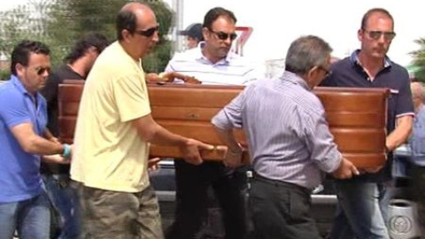 Queda instalada la capilla ardiente con los restos de los cuatro jóvenes vecinos de Monterrubio de la Serna Queda instalada la capilla ardiente con los restos de los cuatro jóvenes vecinos de Monterrubio de la Serna