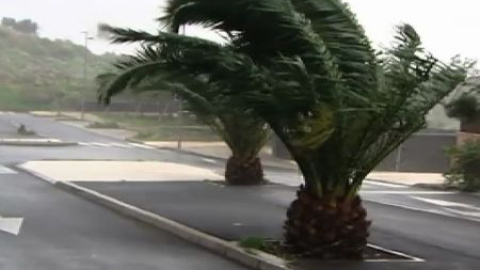 Rachas de viento de más de 130 kilómetros por hora en Tenerife Rachas de viento de más de 130 kilómetros por hora en Tenerife
