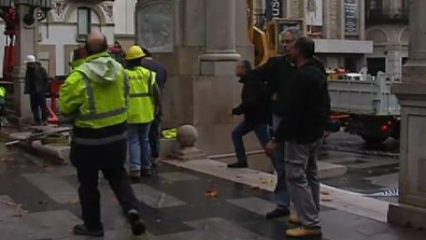 Intensas lluvias provocan un socavón en la rambla de Figueras Intensas lluvias provocan un socavón en la rambla de Figueras