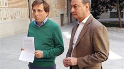 Fernando Martínez Vidal, junto a Martínez-Almeida. EUROPA PRESS Fernando Martínez Vidal, junto a Martínez-Almeida. EUROPA PRESS