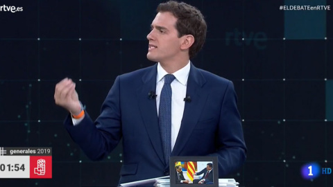 Rivera saca una foto de Torra y Sánchez Rivera saca una foto de Torra y Sánchez