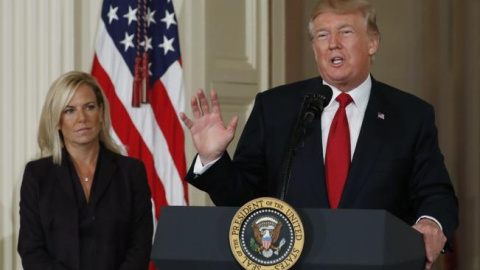 El presidente de Estados Unidos, Donald Trump, y la secretaria de Seguridad Interior, Kirstjen Nielsen. REUTERS/Archivo El presidente de Estados Unidos, Donald Trump, y la secretaria de Seguridad Interior, Kirstjen Nielsen. REUTERS/Archivo