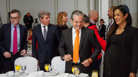 25/04/2019.- El expresidente de la Comunidad de Madrid y candidato de Cs a diputado en la Asamblea regional, Ángel Garrido (2i), el secretario general del partido, José Manuel Villegas (i), el segundo por Madrid, Marcos de Quinto y la candidata al ayunt