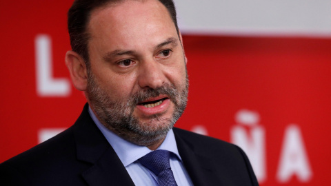 29/04/2019.- El secretario de Organización del PSOE, José Luis Ábalos, en rueda de prensa posterior a la reunión de la Ejecutiva celebrada esta tarde en la sede de Ferraz, tras la victoria de la formación en las elecciones generales. / EFE 29/04/2019.- El secretario de Organización del PSOE, José Luis Ábalos, en rueda de prensa posterior a la reunión de la Ejecutiva celebrada esta tarde en la sede de Ferraz, tras la victoria de la formación en las elecciones generales. / EFE