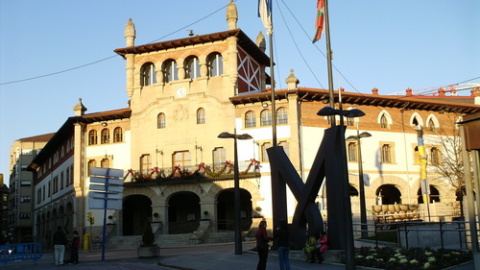 Fachada del ayuntamiento de Mungia. Fachada del ayuntamiento de Mungia.
