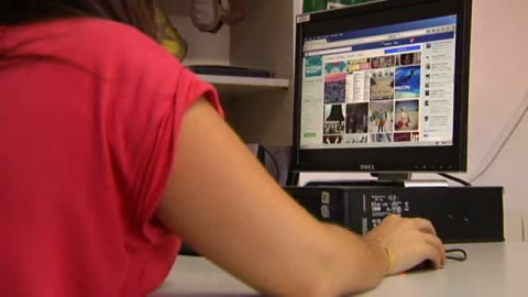 Adolescentes españoles enganchados a Internet Adolescentes españoles enganchados a Internet