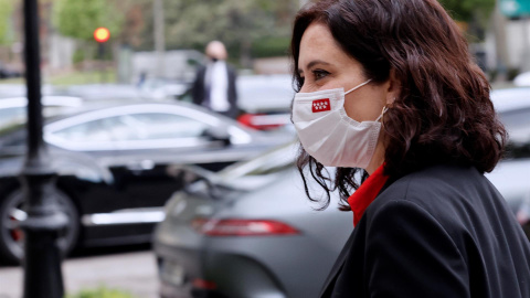 La presidenta de la Comunidad de Madrid y candidata a la reelección, Isabel Díaz Ayuso a su llegada este martes al Hotel Mandarin Oriental Ritz de Madrid para participar en encuentro NEF Online del Círculo de Confianza, organizado por Nueva Economía. La presidenta de la Comunidad de Madrid y candidata a la reelección, Isabel Díaz Ayuso a su llegada este martes al Hotel Mandarin Oriental Ritz de Madrid para participar en encuentro NEF Online del Círculo de Confianza, organizado por Nueva Economía.