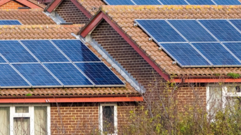 placa-solar-fotovoltaica-tejado-1920x520-1.jpeg