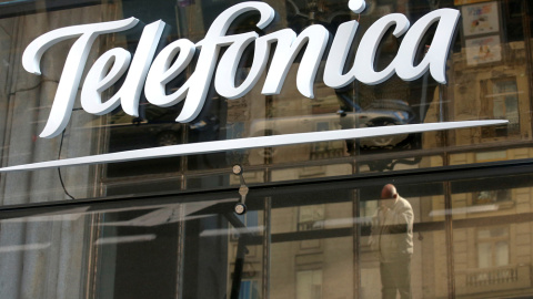 El logo de Teleónica, en su sede en la madrleña Gran Vía. REUTERS/Andrea Comas El logo de Teleónica, en su sede en la madrleña Gran Vía. REUTERS/Andrea Comas