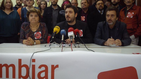Maite Pina, Álvaro Aguilera y Mauricio Valiente durante la rueda de prensa de la presentación de Cambiar Madrid. Maite Pina, Álvaro Aguilera y Mauricio Valiente durante la rueda de prensa de la presentación de Cambiar Madrid.