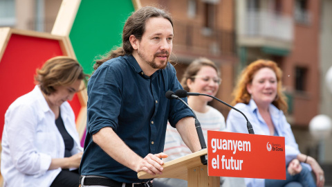 Pablo Iglesias en un actiyo electoral junto a Ada Colau en Barcelona. EP