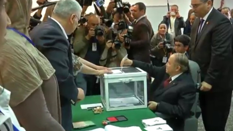Buteflika no se presentará a la reelección Buteflika no se presentará a la reelección
