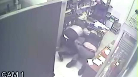 Violento atraco a una tienda en Barcelona Violento atraco a una tienda en Barcelona