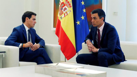 07/05/2019 - Pedro Sánchez y Albert Rivera en la Moncloa en su ronda de contactos con los principales líderes políticos de cara a la investidura | EFE 07/05/2019 - Pedro Sánchez y Albert Rivera en la Moncloa en su ronda de contactos con los principales líderes políticos de cara a la investidura | EFE