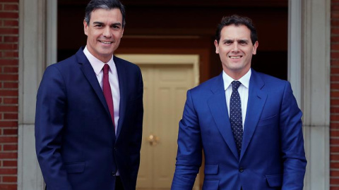 07/05/2019 - Pedro Sánchez recibe en la Moncloa a Albert Rivera, con el que continúa este martes su ronda de contactos con los principales líderes políticos de cara a la investidura | EFE 07/05/2019 - Pedro Sánchez recibe en la Moncloa a Albert Rivera, con el que continúa este martes su ronda de contactos con los principales líderes políticos de cara a la investidura | EFE