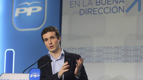 El portavoz del Comité de Campaña del Partido Popular, Pablo Casado, durante la rueda de prensa que ofreció hoy en la sede del PP en Génova. /EFE El portavoz del Comité de Campaña del Partido Popular, Pablo Casado, durante la rueda de prensa que ofreció hoy en la sede del PP en Génova. /EFE