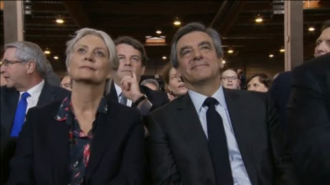 La mujer de François Fillon imputada por los mismos cargos que su marido La mujer de François Fillon imputada por los mismos cargos que su marido