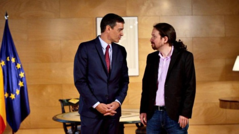 Pedro Sánchez y Pablo Iglesias tras la firma, en La Moncloa, del acuerdo sobre los Presupuestos Generales del Estado para 2019. FERNANDO.CALVO Pedro Sánchez y Pablo Iglesias tras la firma, en La Moncloa, del acuerdo sobre los Presupuestos Generales del Estado para 2019. FERNANDO.CALVO