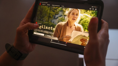 Un usuario se conecta a la plataforma Netflix, a 14 de octubre de 2022, en Madrid. Un usuario se conecta a la plataforma Netflix, a 14 de octubre de 2022, en Madrid.