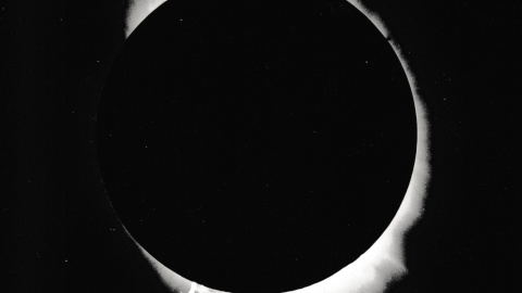 Imagen del eclipse de 1919 en la isla de Príncipe./RAS Imagen del eclipse de 1919 en la isla de Príncipe./RAS