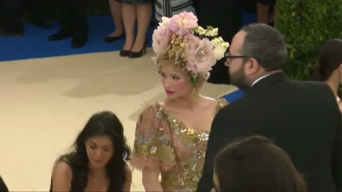 La moda más excéntrica se pasea por la alfombra de la gala del MET La moda más excéntrica se pasea por la alfombra de la gala del MET