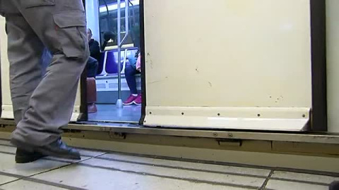 Agresión a una joven con síndrome de Down en el metro de Barcelona Agresión a una joven con síndrome de Down en el metro de Barcelona