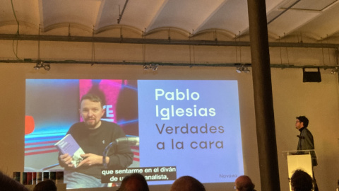Pablo Iglesias, que també publica llibre amb Navona, va intervenir a l'acte per videoconferència. Pablo Iglesias, que també publica llibre amb Navona, va intervenir a l'acte per videoconferència.