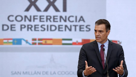 El presidente del Gobierno, Pedro Sánchez, durante su intervención al inicio de la XXI Conferencia de Presidentes, que busca el consenso para el reparto de los fondos de recuperación europeos por la crisis del coronavirus, que acoge este vi El presidente del Gobierno, Pedro Sánchez, durante su intervención al inicio de la XXI Conferencia de Presidentes, que busca el consenso para el reparto de los fondos de recuperación europeos por la crisis del coronavirus, que acoge este vi