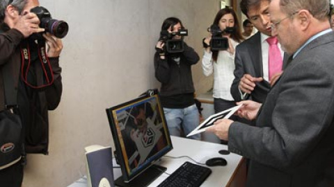 548b9c10e8cee.jpg 548b9c10e8cee.jpg