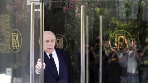 El presidente de El Corte Inglés, Isidoro Álvarez, llega a la Junta de Accionistas del grupo. EFE El presidente de El Corte Inglés, Isidoro Álvarez, llega a la Junta de Accionistas del grupo. EFE