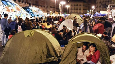 Aspecto de la zona de acampada en la Puerta del Sol de Madrid Aspecto de la zona de acampada en la Puerta del Sol de Madrid